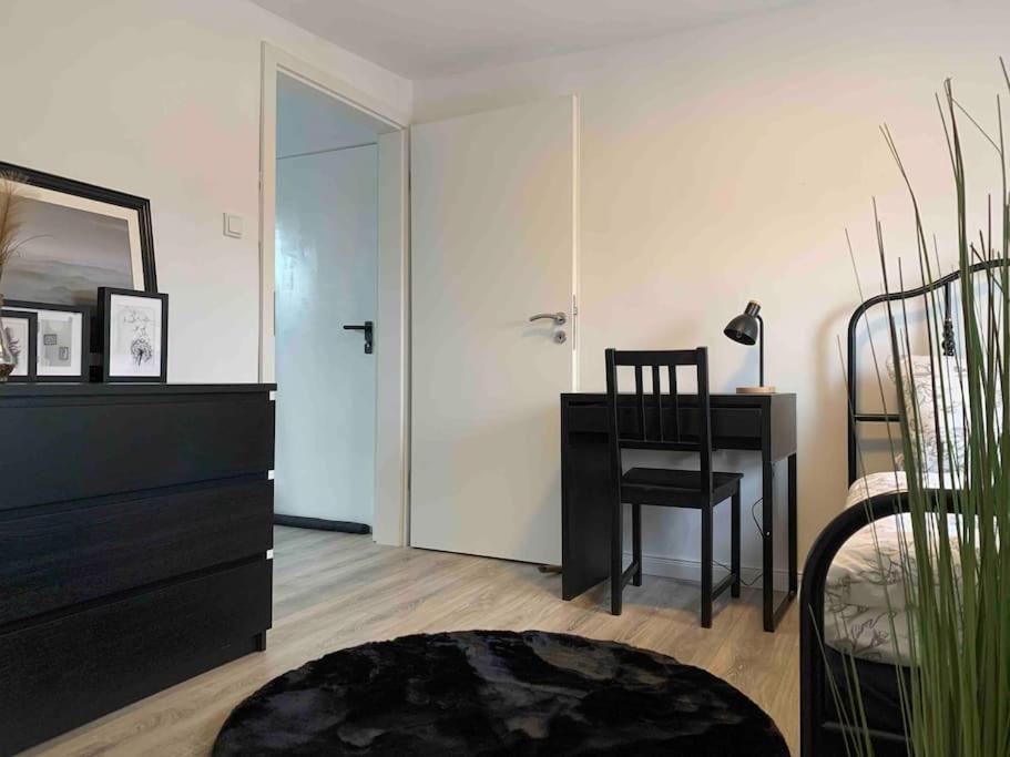 5Minuten Von Der City Entfernte Wohnung Mit Parkpl 比勒费尔德 外观 照片