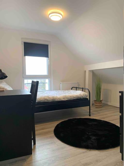 5Minuten Von Der City Entfernte Wohnung Mit Parkpl 比勒费尔德 外观 照片